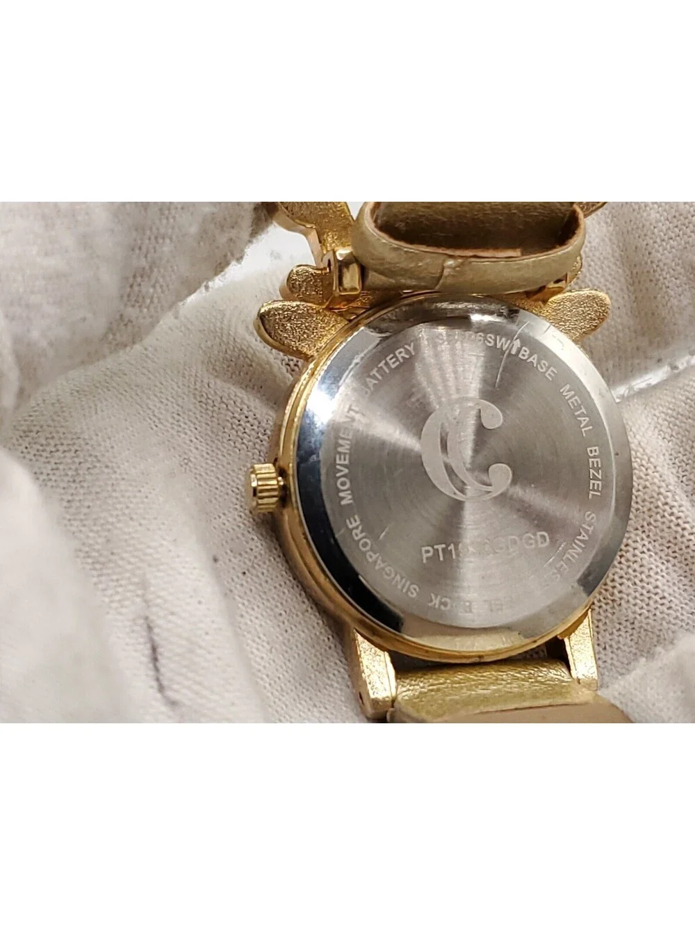 Charming Charlie Reindeer Quartz Womens Watch New Battery Gold Tone 28mm